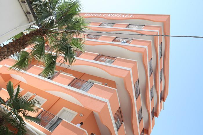 Hotel Cristall Сан-Бенедетто-дель-Тронто Экстерьер фото